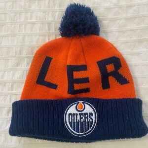 NHL- Edmonton Oilers knit beanie- size 2-4T
